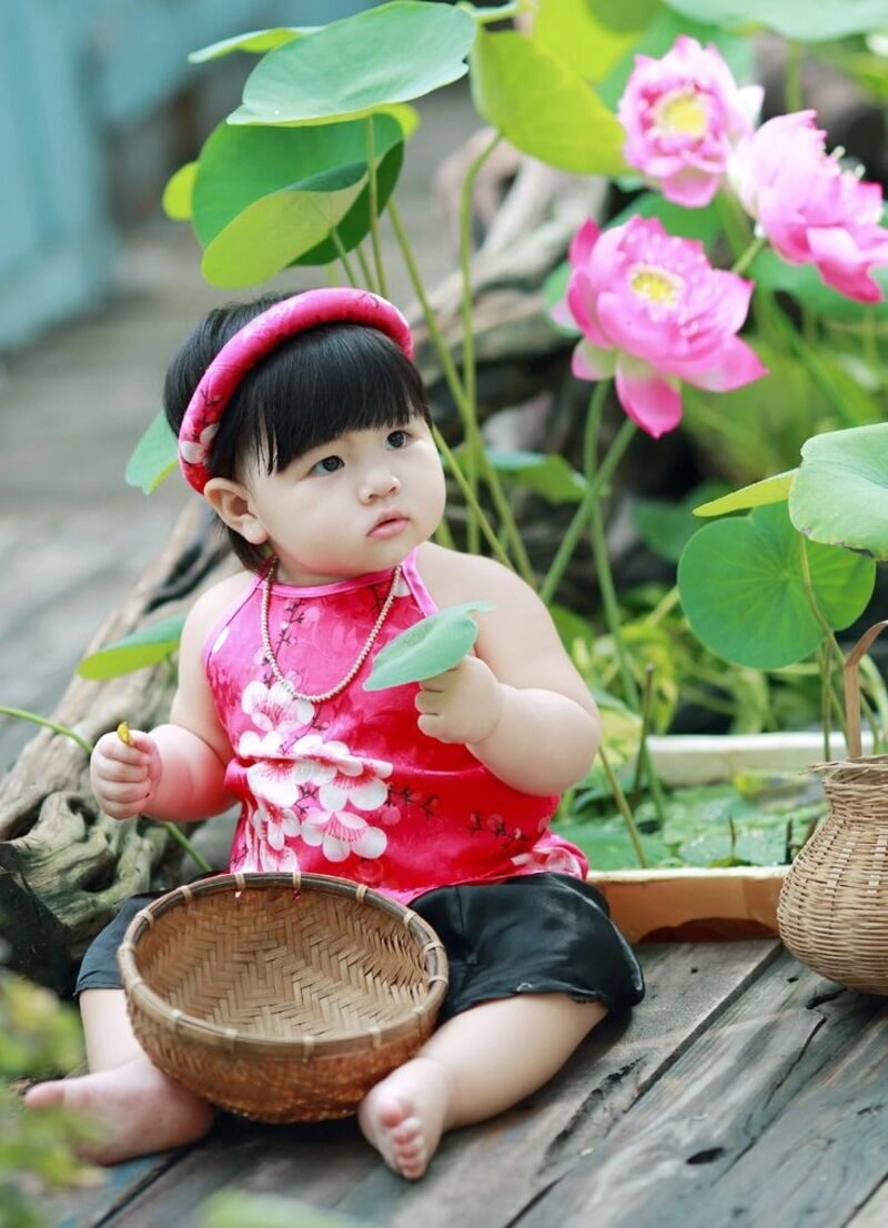 chụp ảnh sen cho bé gái