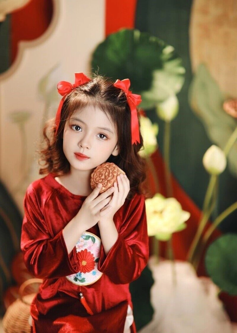 chụp ảnh sen cho bé gái