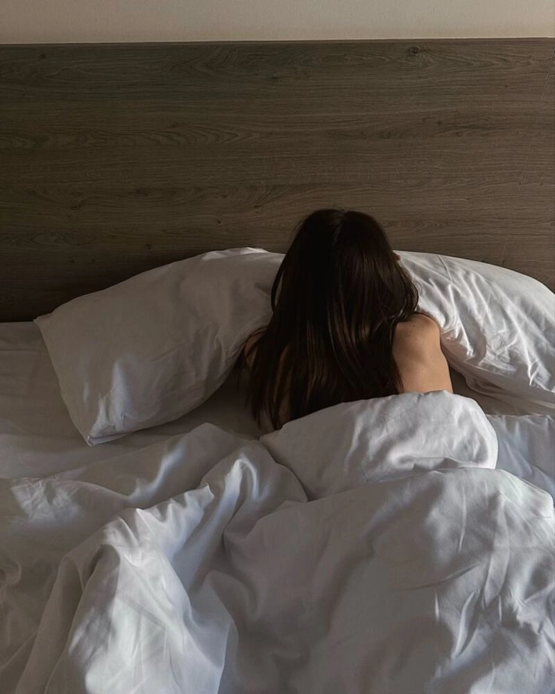 hình ảnh cô gái bị tổn thương