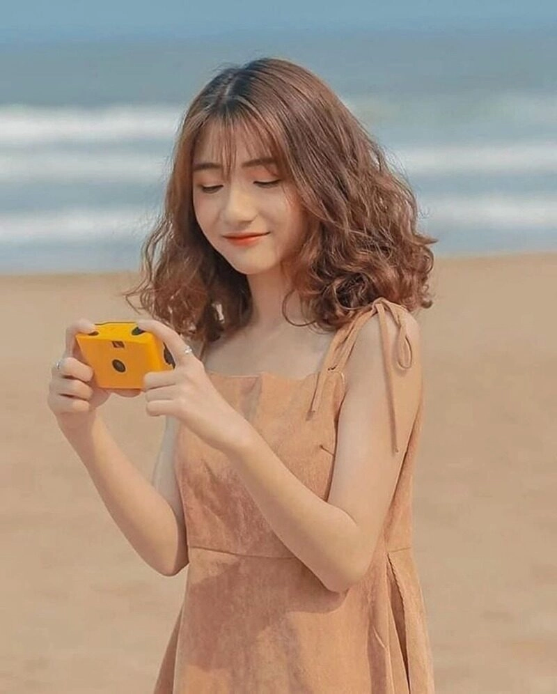 hình ảnh cô gái độc thân vui vẻ