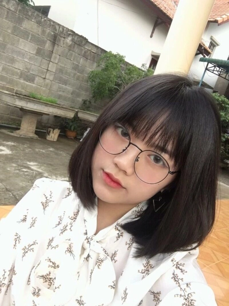 hình ảnh cô gái độc thân vui vẻ