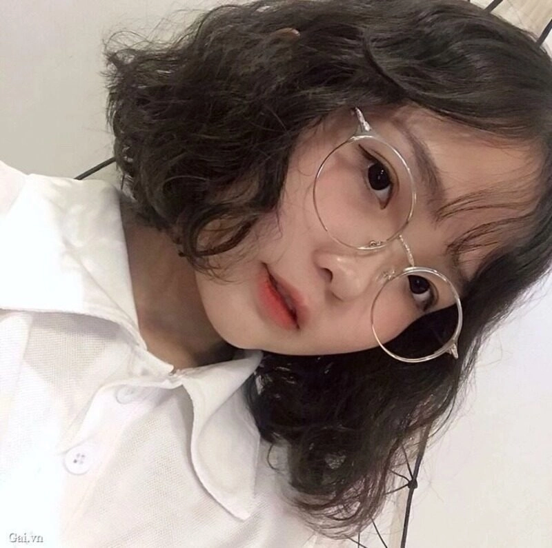 hình ảnh cô gái độc thân vui vẻ