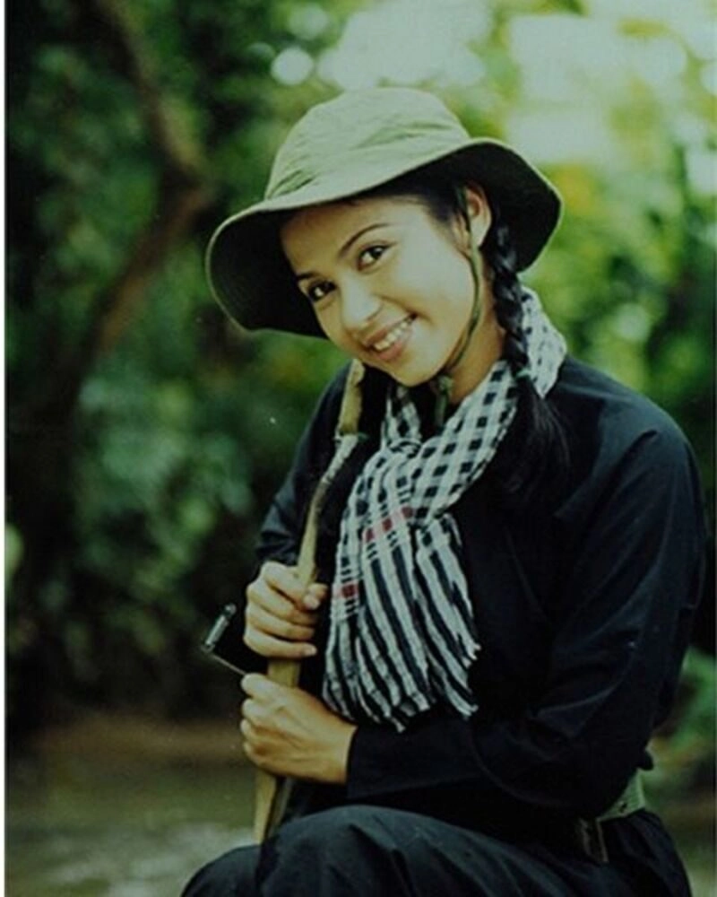 Bộ 1999+ hình ảnh cô gái mở đường mạnh mẽ vượt qua mọi thử thách