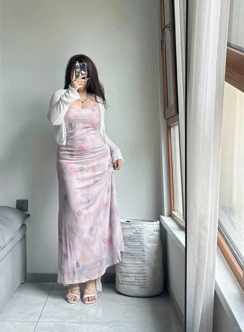 Hình ảnh cô gái mũm mĩm che mặt xinh đẹp