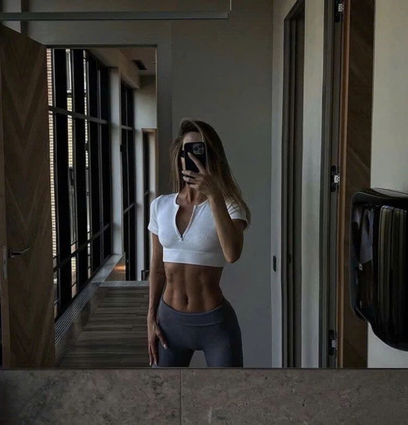 Hình ảnh gái khoe dáng xinh đẹp