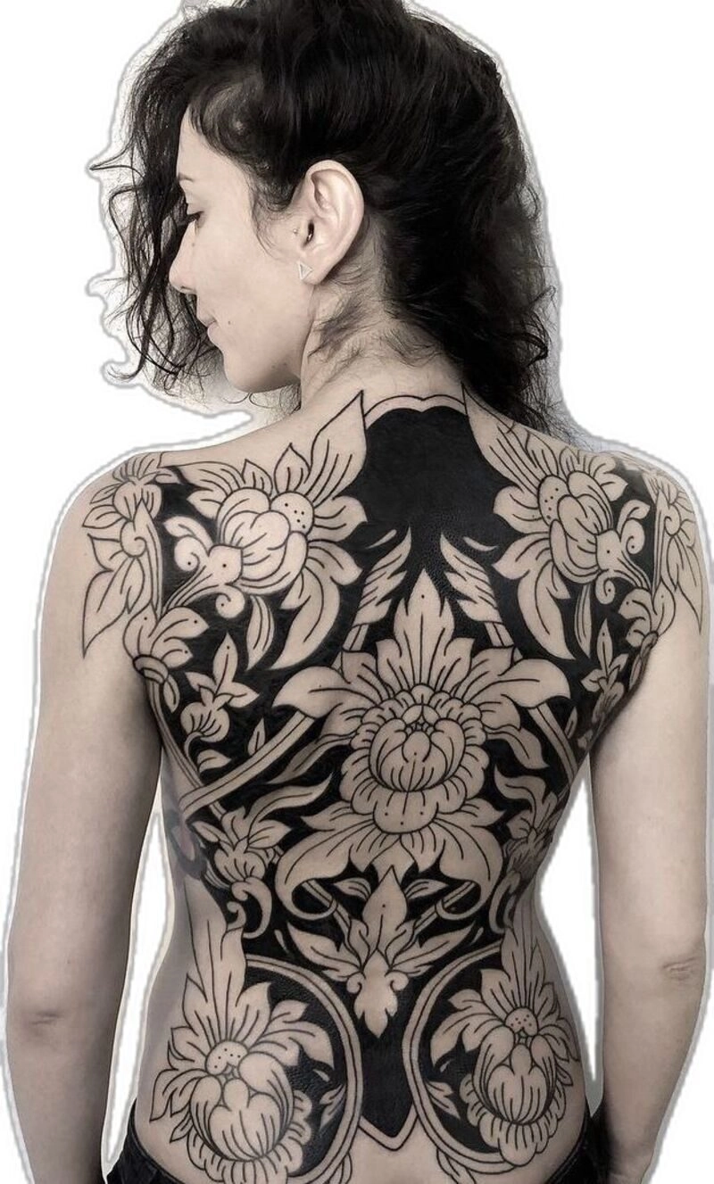 hình xăm full lưng nữ