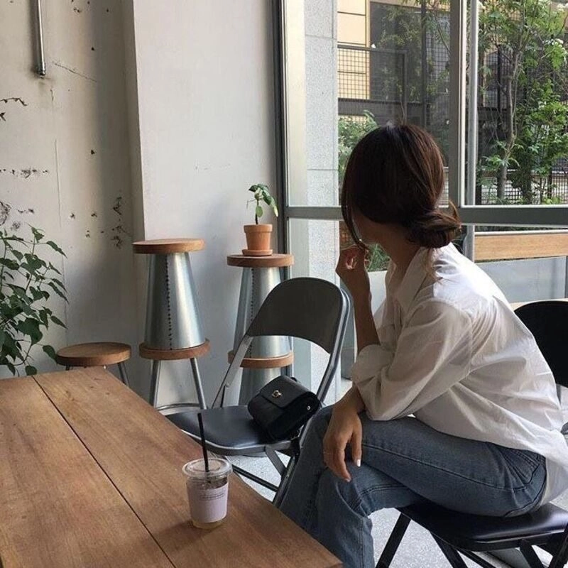 lạnh lùng ảnh con gái uống trà sữa che mặt