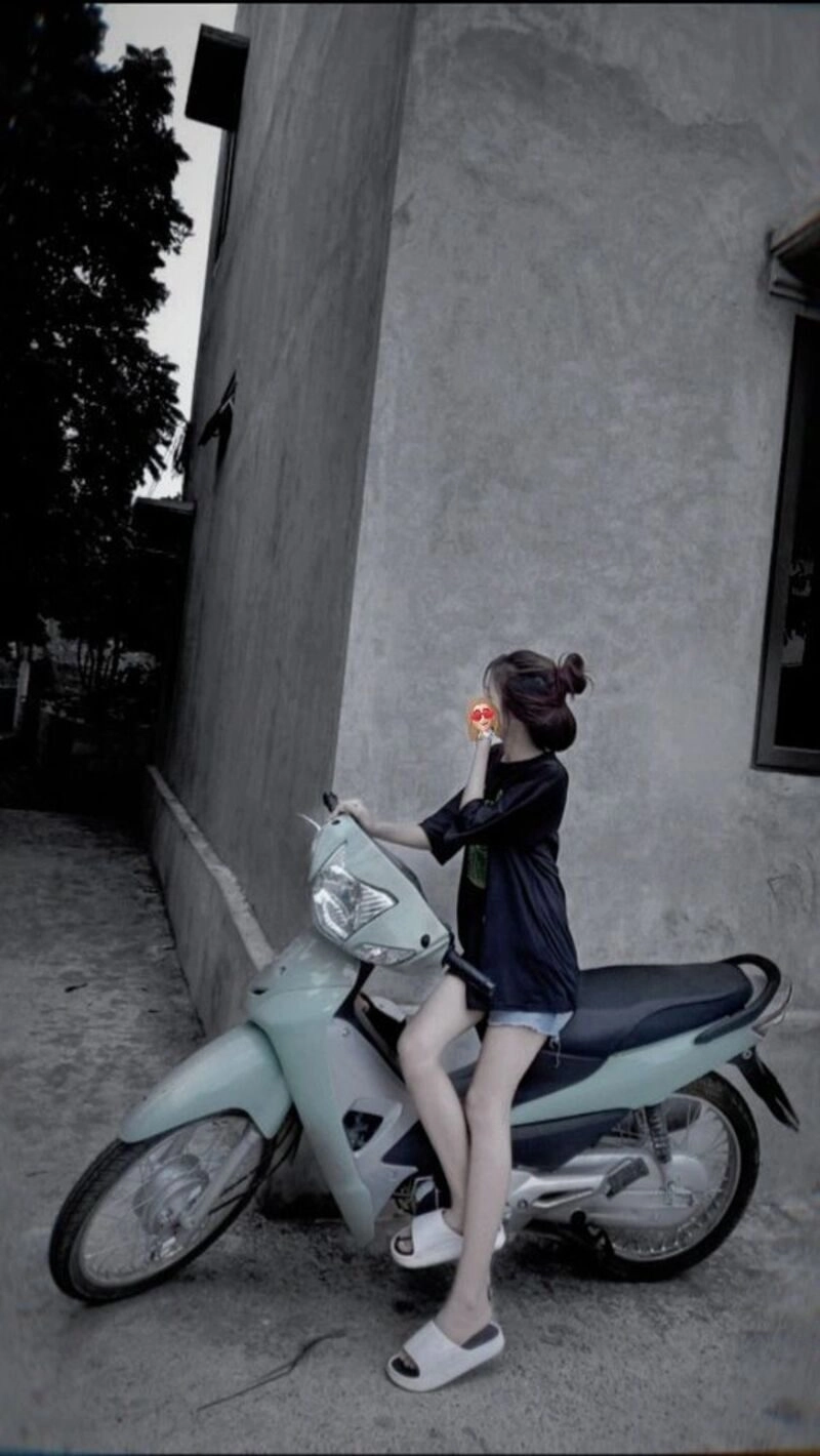 ngồi ảnh con gái đi xe wave độ