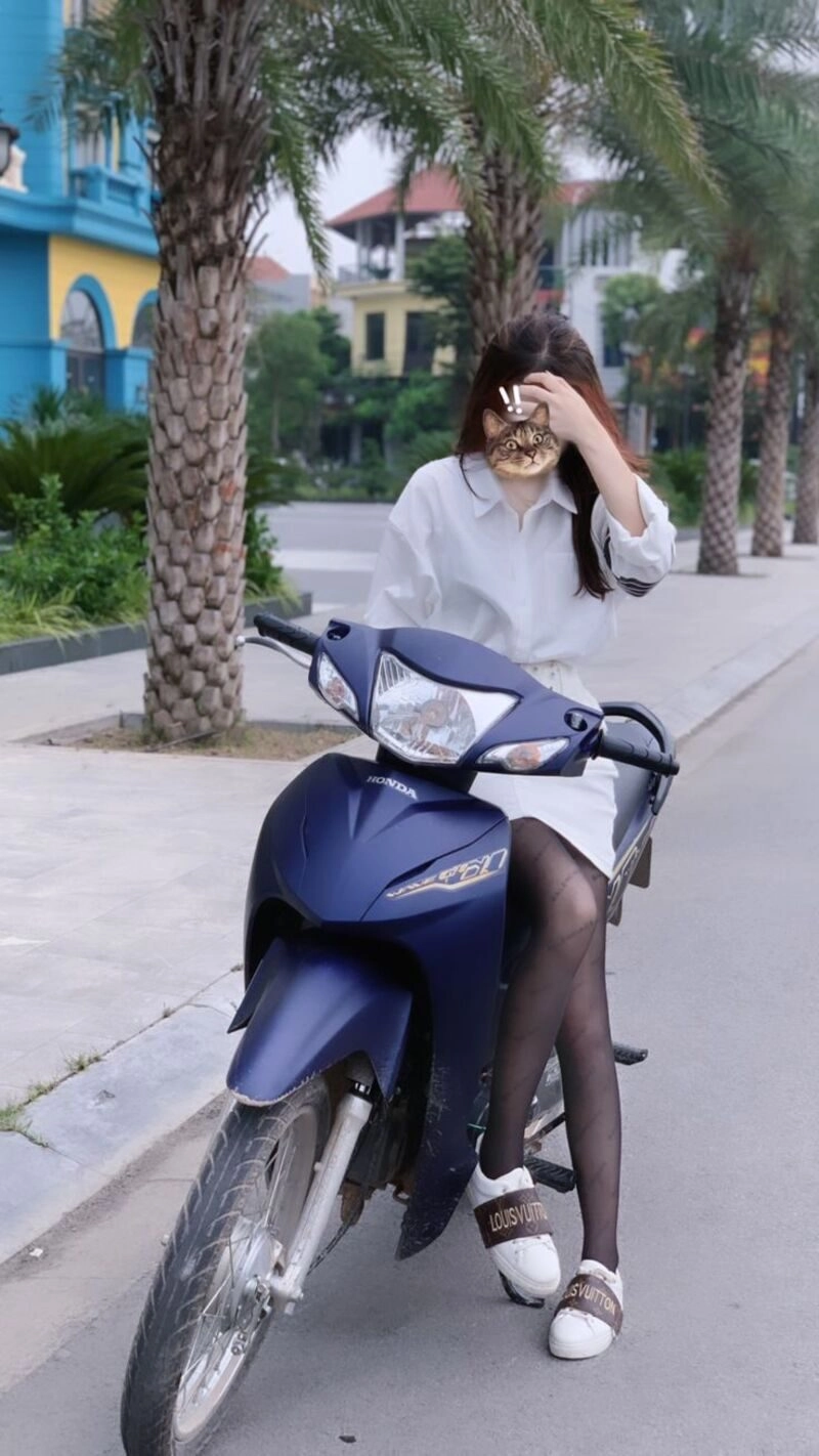 ngồi ảnh con gái đi xe wave độ