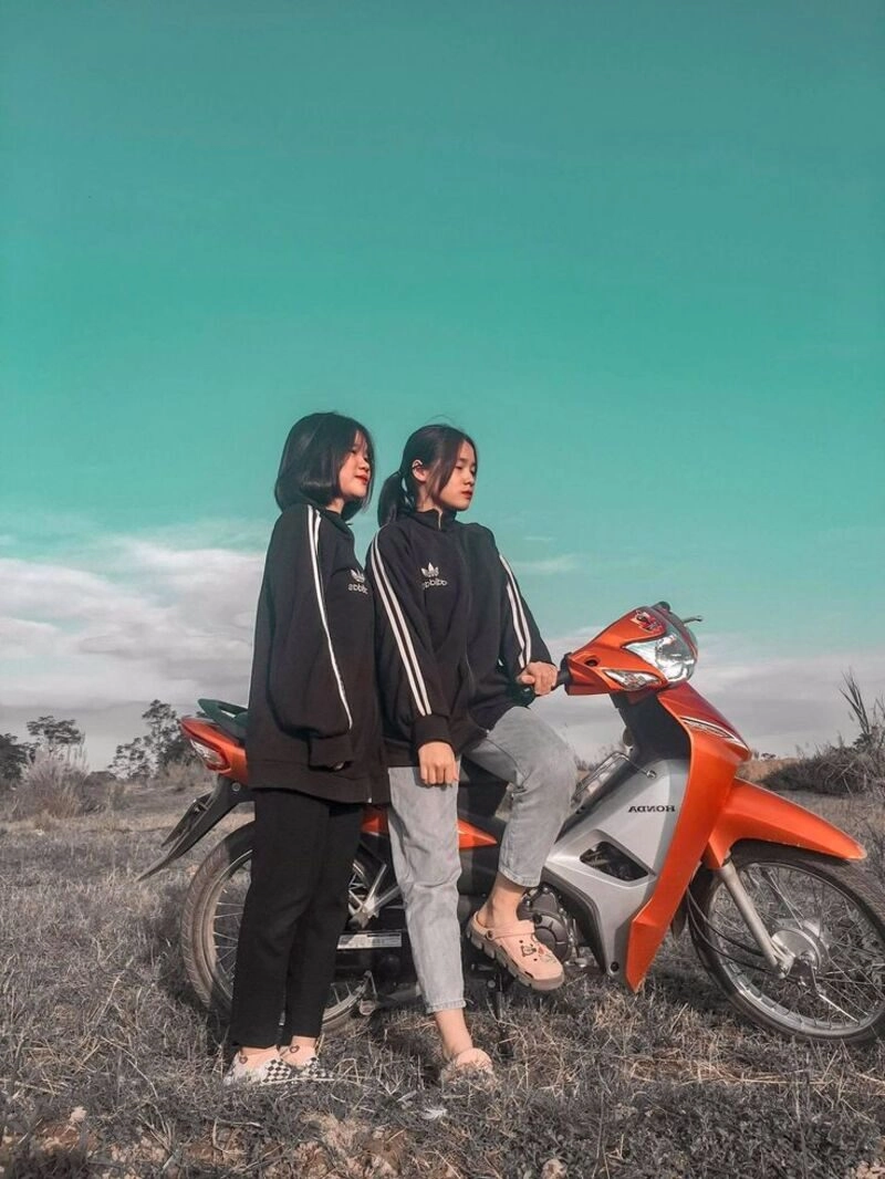 ngồi ảnh con gái đi xe wave độ