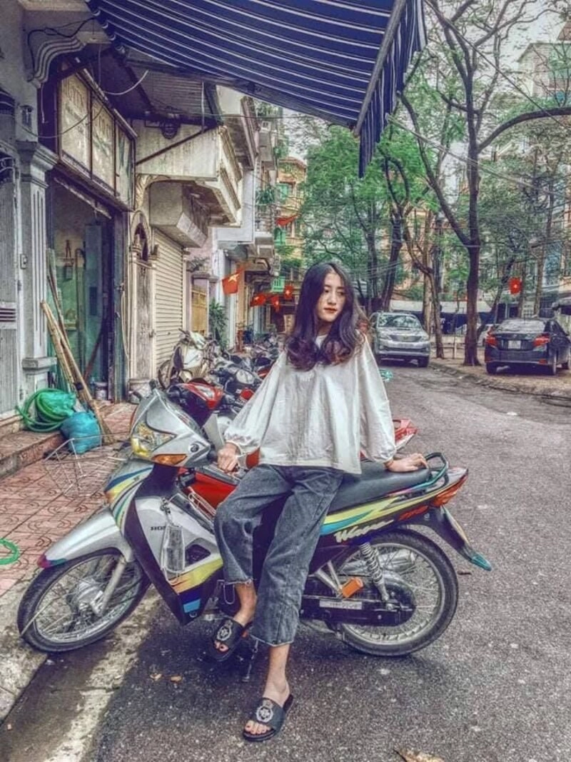 ngồi ảnh con gái đi xe wave độ