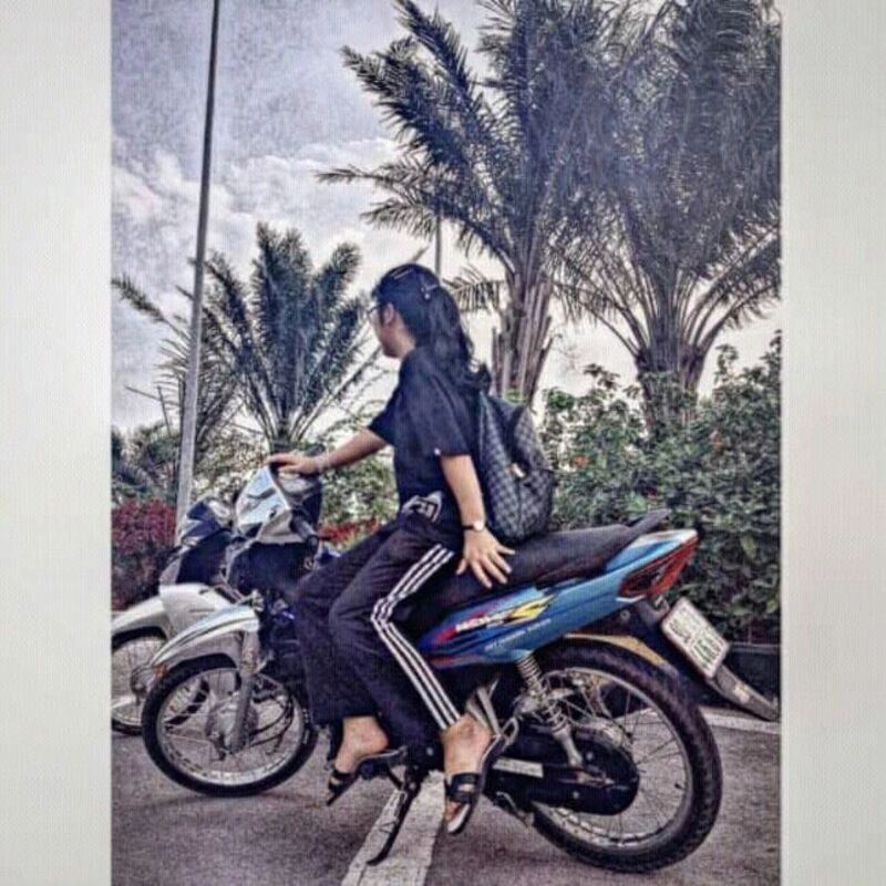 ngồi ảnh con gái đi xe wave độ