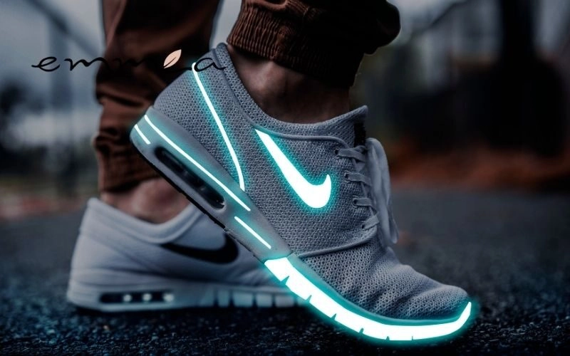 cách phối đồ với giày sneakers